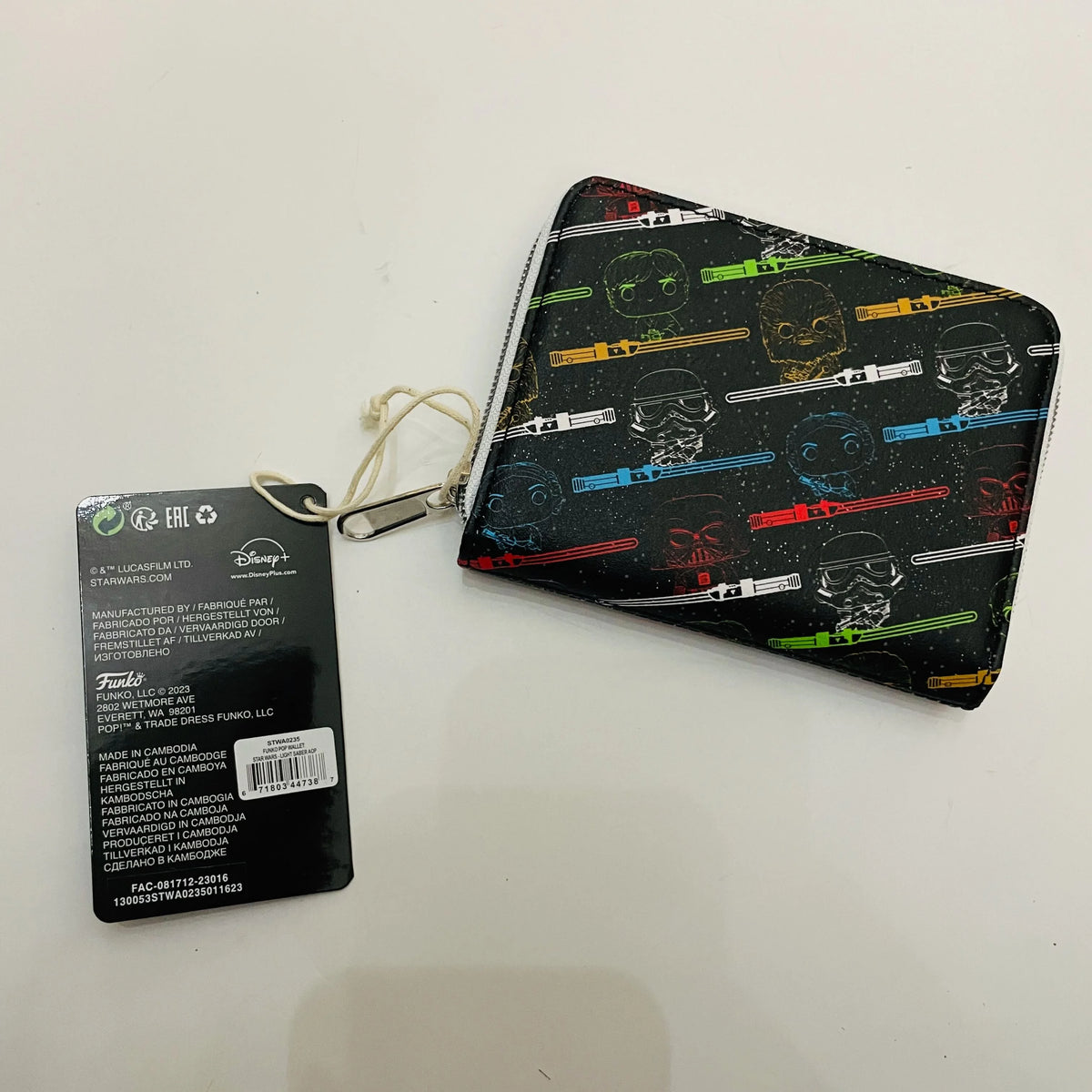 Lightsaber Zip around wallet V439152