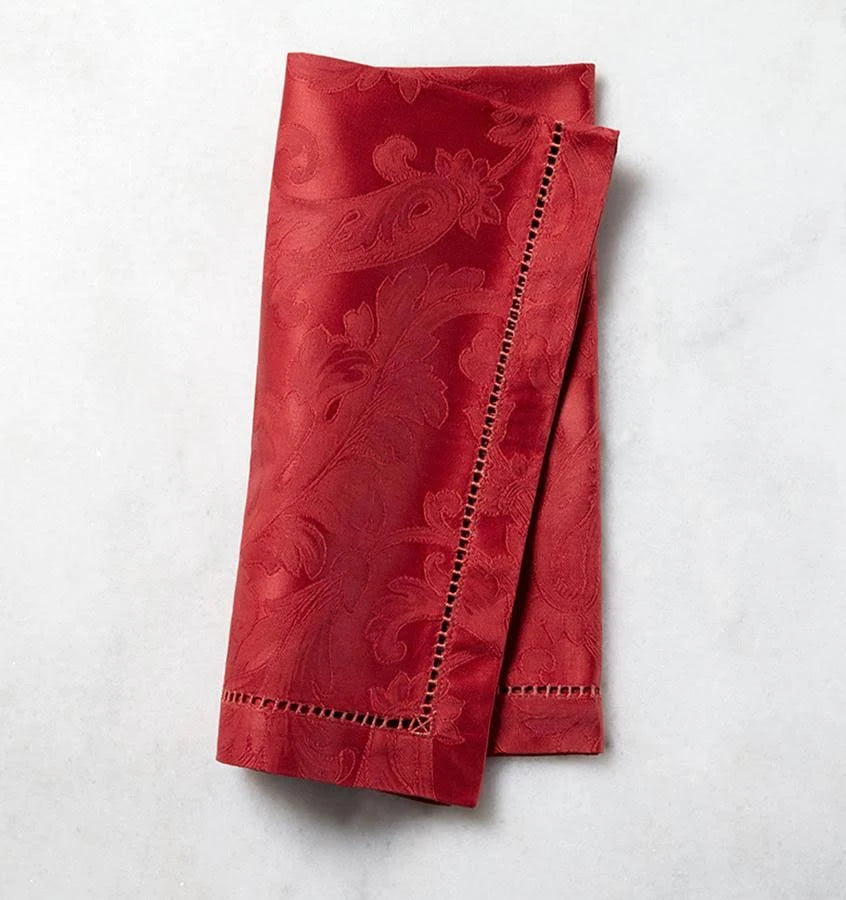 Garnet Table Linens D893427