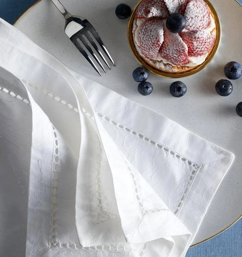 Garnet Table Linens D893427