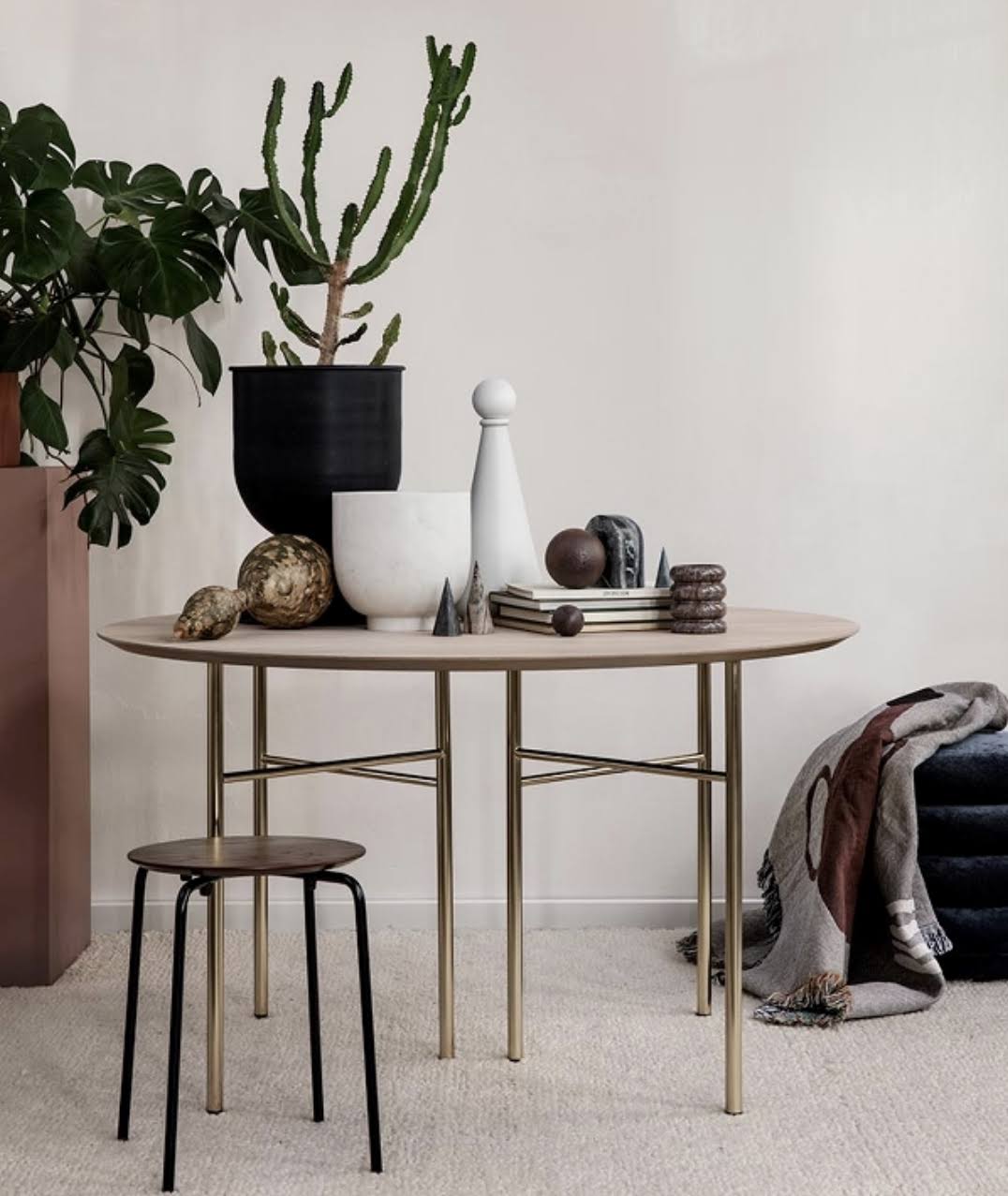 Dark Rose Stool Q1422