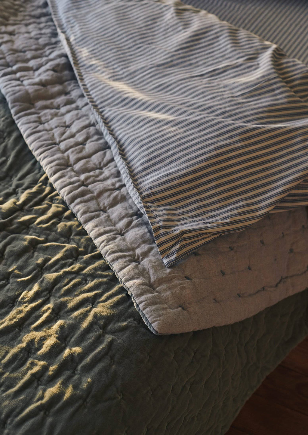 Ecru/Graphite Organic Cotton Stripe Duvet Cover P19298