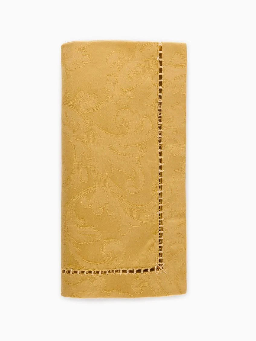 Garnet Table Linens D893427
