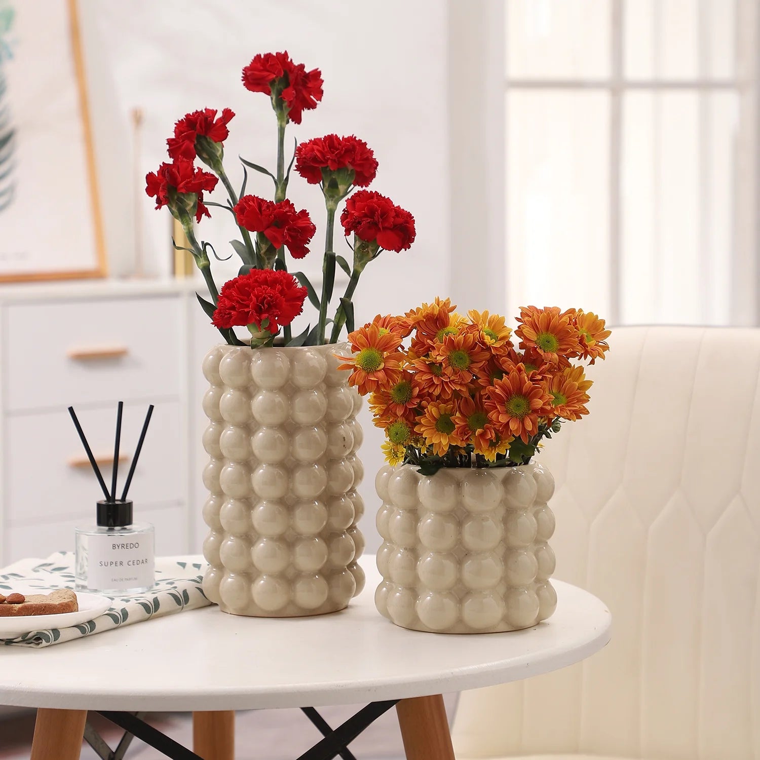 White Ceramic Vases, Set of 2 Y445687