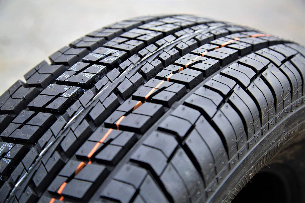 295/50R15 105S XL Performance All Season Tire C3781