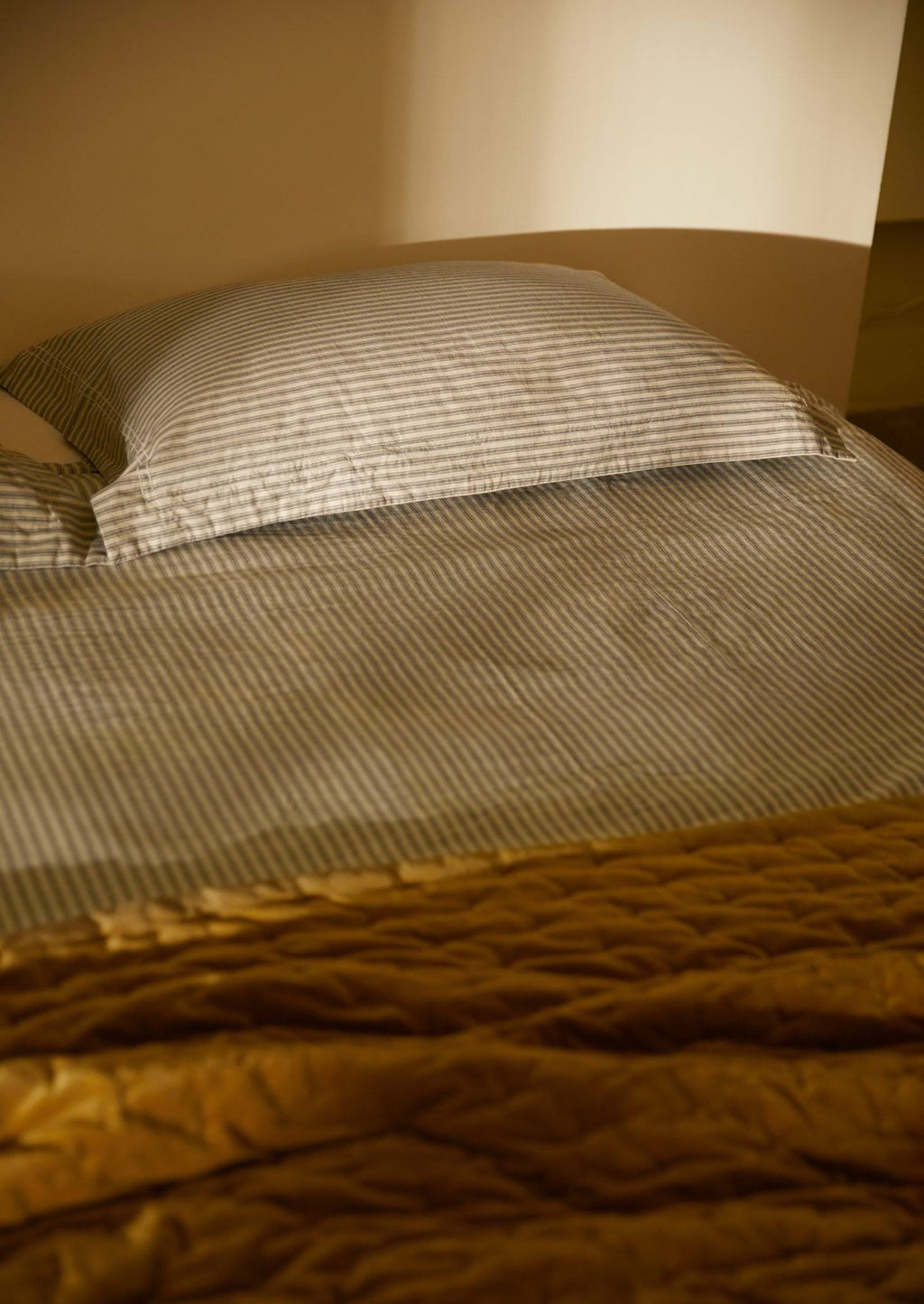 Ecru/Graphite Organic Cotton Stripe Duvet Cover P19298